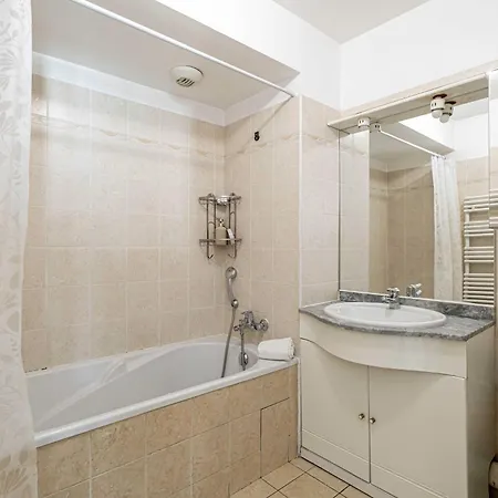 Apartment Bright One Bedroom With Parking And Terrace *